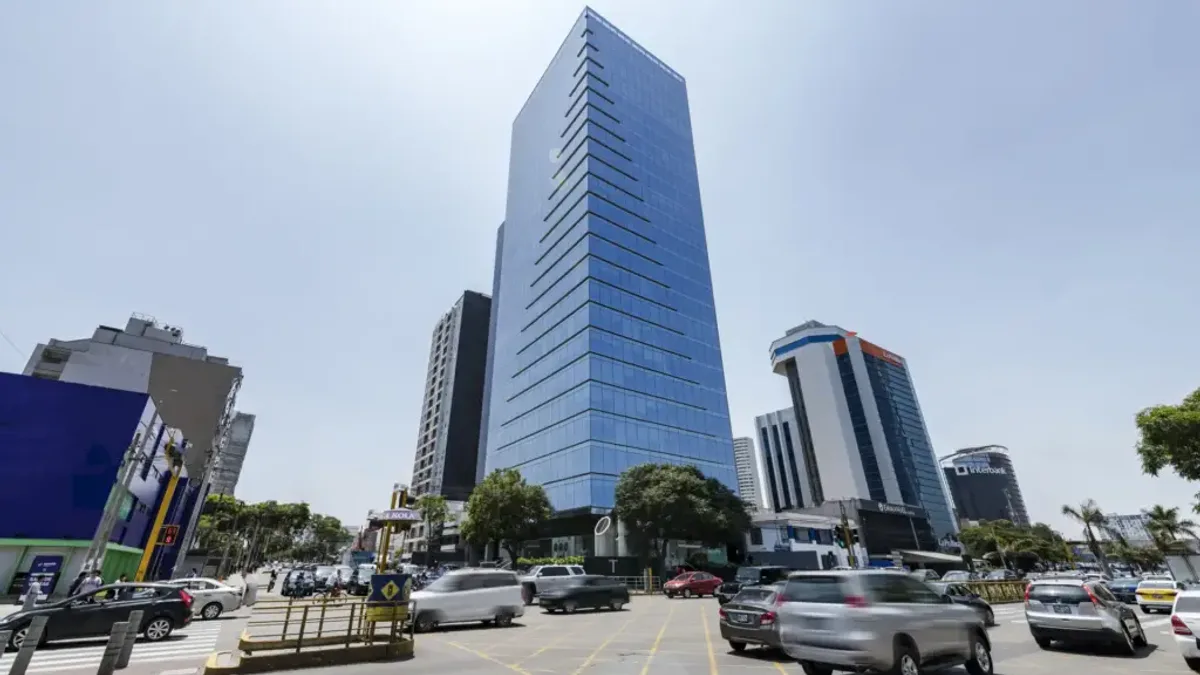 Edificio T-Tower en San Isidro, donde queda la oficina de TumiSoft